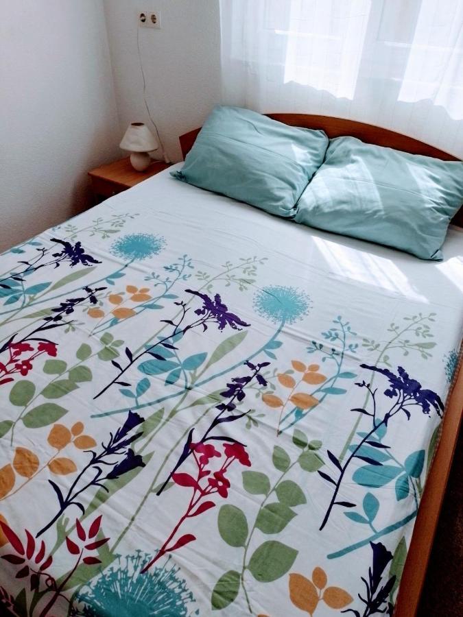 Zara Apartman Vir